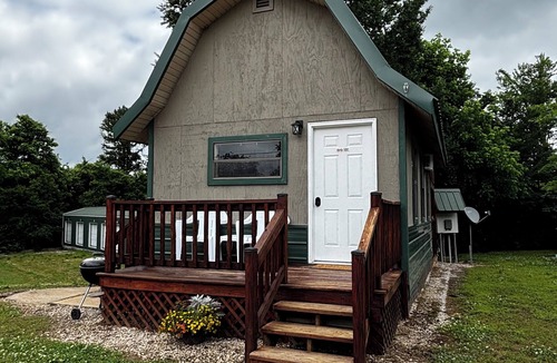 Eminence House | Enjoyable 1-bedroom barn with AC in charming Eminence