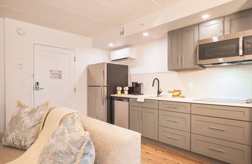 Danbury Apartment | Enjoyable 2-bedroom apartment in Danbury, 635 sq. feet, furnished