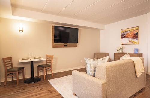 Danbury Apartment | Enjoyable 2-bedroom apartment in Danbury, 635 sq. feet, furnished