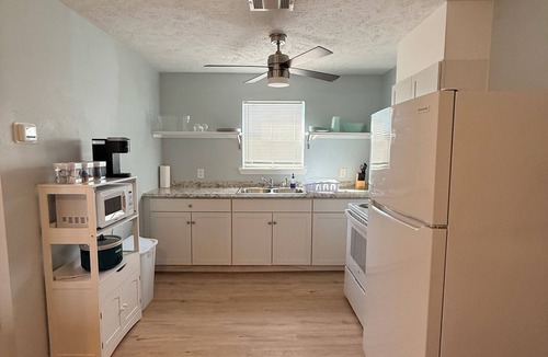 Cedar Lane House | Enjoyable 2-bedroom house on the intercoastal in charming Sargent, TX