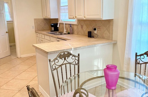 Whitfield House | Enjoyable 2-bedroom house with Pool in charming Sarasota