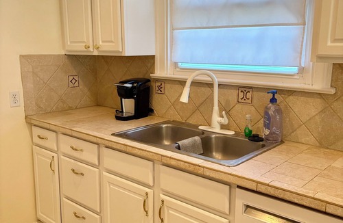 Whitfield House | Enjoyable 2-bedroom house with Pool in charming Sarasota