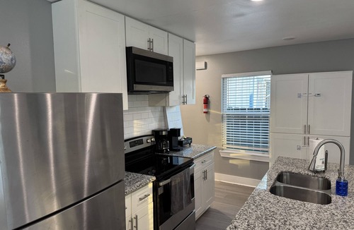Greater East End House | Enjoyable 2-bedroom house with AC in vibrant Houston