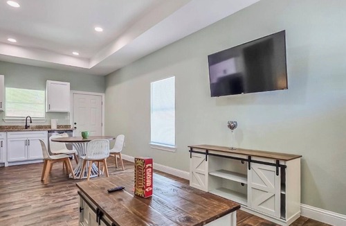 Rosita South House | Enjoyable 2-bedroom house with AC 1min from Kickapoo Lucky Eagle Casino.