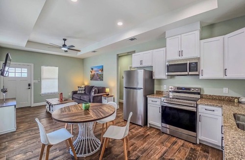 Rosita South House | Enjoyable 2-bedroom house with AC 1min from Kickapoo Lucky Eagle Casino.