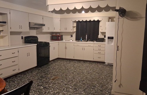 Geneva House | Enjoyable 3-bedroom house with AC in lovely Geneva