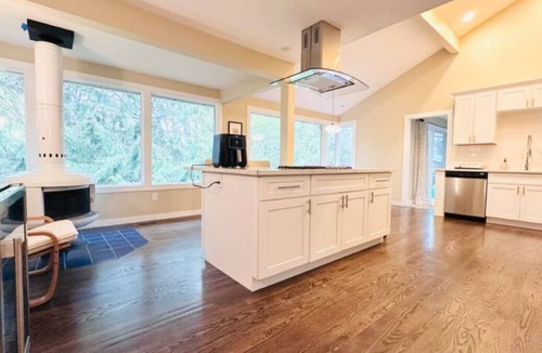 Cougar Mountain House | Enjoyable 4-bedroom house/garage in quiet neighborhood