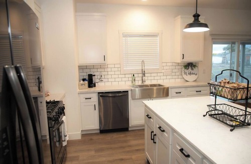 Taylor House | Enjoyable 4-bedroom house with AC in charming Taylor