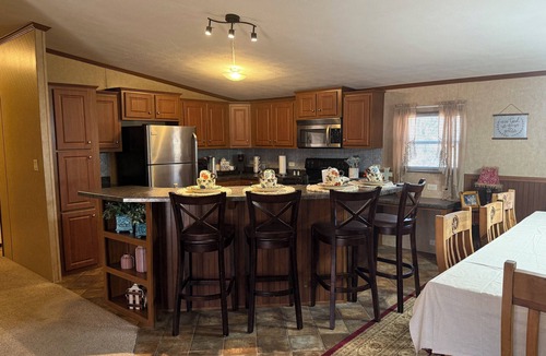 Baird House | Enjoyable 4-bedroom house with AC in charming Baird