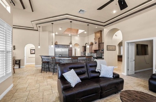 Las Cruces House | Enjoyable 5 bedroom house with community pool