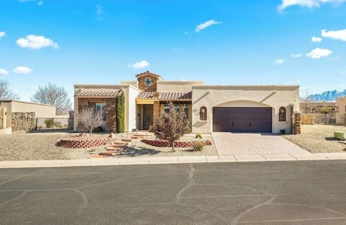 Las Cruces House | Enjoyable 5 bedroom house with community pool