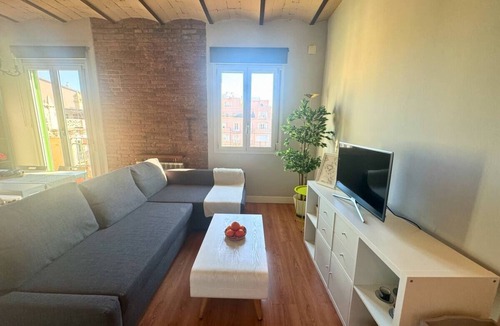Sant Antoni Apartment | Enjoyable Bright & Cozy Flat in Eixample