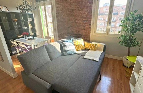 Sant Antoni Apartment | Enjoyable Bright & Cozy Flat in Eixample