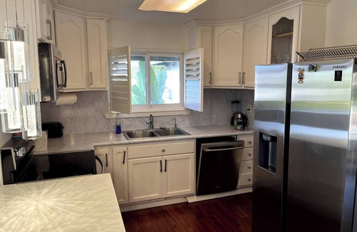 Edenvale House | Enjoyable House with Big Backyard