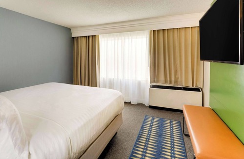 Oyster Point Hotel | Enjoyable Trip! Spacious and Pet-friendly Unit, Onsite Parking