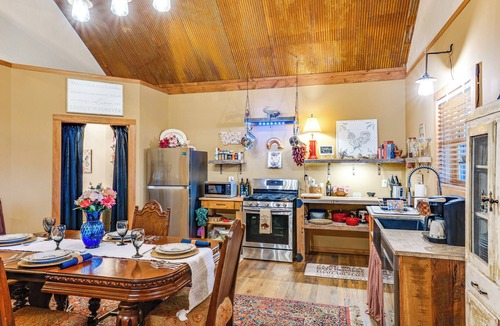 Shining Mountains Cabin | Ennis Home: Try the Yellowstone Lifestyle!