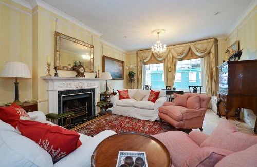 Knightsbridge House | Ennismore Mews