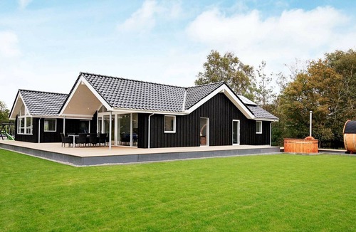Reersø House | Enormous Holiday Home in Gørlev with Swimming Pool