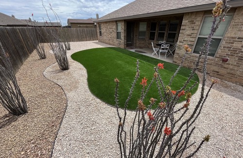 Midland House | Enormous house with new backyard