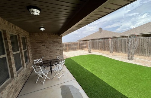 Midland House | Enormous house with new backyard