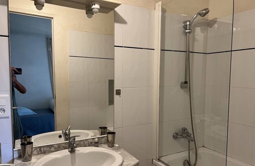 Lacapelle-Segalar Villa | Ensemble de 3 maisons en pierre avec piscine chauffée