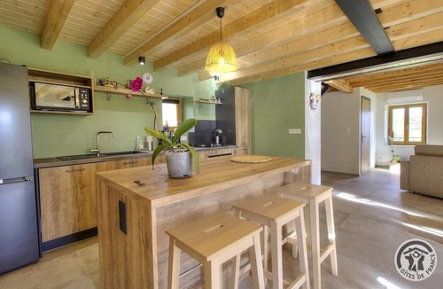 Meys House | "Ensemble - MEYS - Gîte