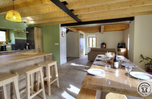 Meys House | "Ensemble - MEYS - Gîte