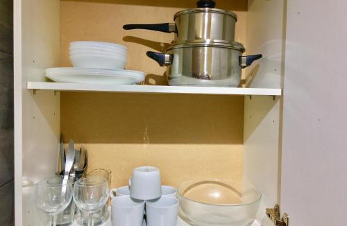 Cranbrook Apartment | Ensuite Apartment with small Kitchenette, Private Bathroom and Parking