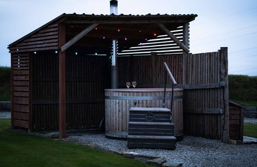 Camelford Cabin | Ensuite Cabin With A View With A Hot Tub