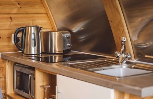 Brecon Cabin | Ensuite Cabin with Stunning Brecon Beacons Views