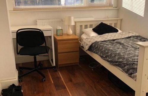 Uxbridge South House | Ensuite double room next to Brunel