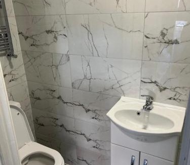 Botwell House | ENSUITE ROOM AT HAYES