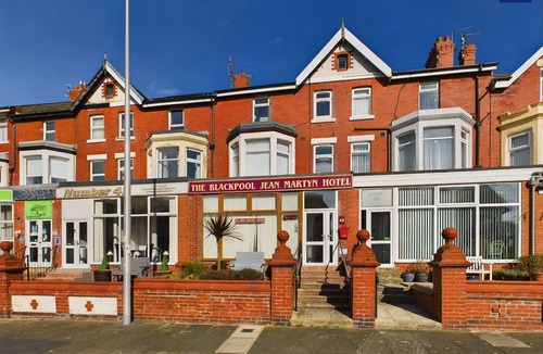 North Shore Hotel | Ensuite Single Room