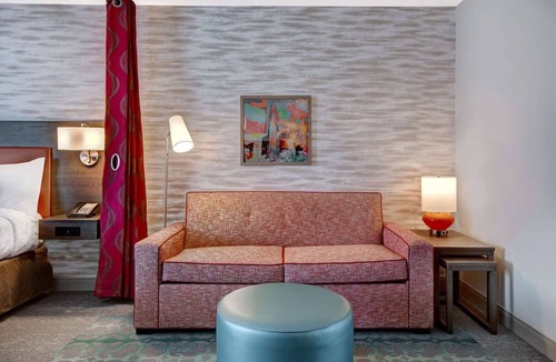 Garden Grove Hotel | Ensuring a Very Comfortable & Memorable Stay! Pets Allowed, Free Breakfast!