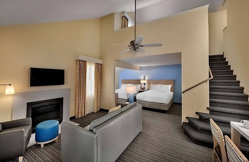 Newark Hotel | Ensuring a Very Comfortable & Memorable Stay! Pets are Allowed, w/Breakfast