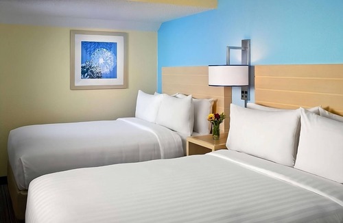 Newark Hotel | Ensuring a Very Comfortable & Memorable Stay! Pets are Allowed, w/Breakfast