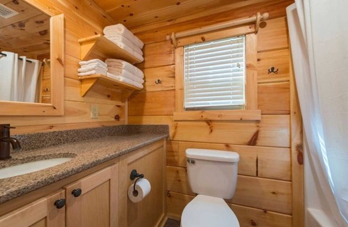 Bryan Cabin | Ensuring a Very Comfortable & Memorable Stay! Full Kitchen, Pool, Pets Allowed