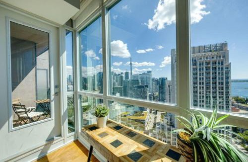 Fort York House | Ent District 3 Bedroom 2Bath Parking CN Tower
