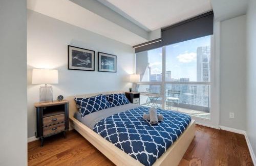 Fort York House | Ent District 3 Bedroom 2Bath Parking CN Tower