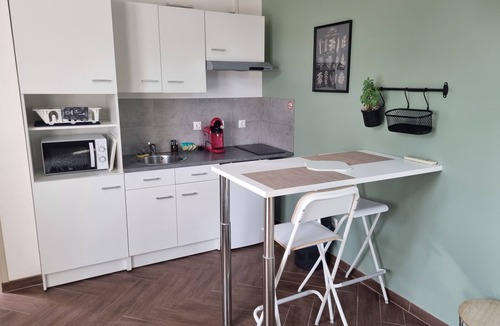 Elincourt-Sainte-Marguerite House | Entire house. 2-4 pers. Closed parking. Terrace