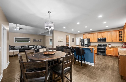 Arlington Heights House | Entertainer's Dream Home: Expansive Kitchen, Wet Bar & Walk to Everything!