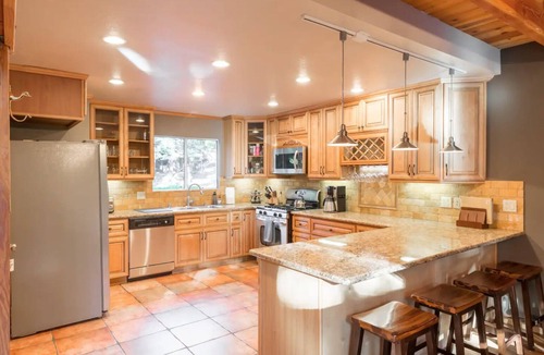 Cedar Glen Cabin | Entertainment Galore Pool Table, Video games, Foosball, basketball , lake rights