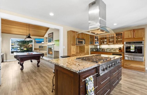 Medford House | Entertainment Home on Golf Course - Hot Tub/Pool