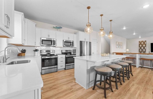 Kimberling City House | Entertainment Lodge! Private Hot Tub!