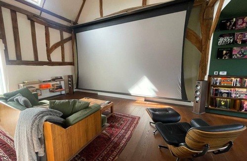 Stevenage House | Entertainment Packed 3BDR Barn at Stevenage