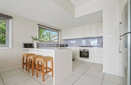 Hyams Beach House | Entice at Hyams - pet-friendly