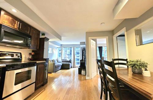 Toronto Entertainment District Apartment | Entire 1 Bedroom Condo - Toronto's Entertainment District