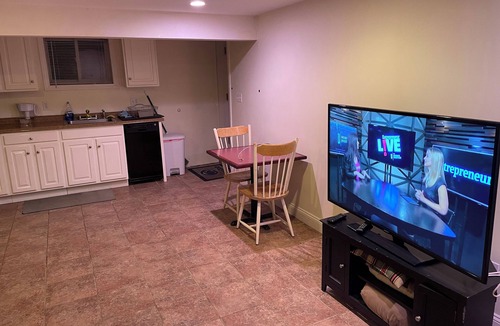 Nonantum House | Entire 1BR in Newton AC Parking Walk to Shops