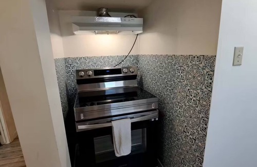 Bridgeland House | Entire 2 BDRM basement, walkable to downtown.