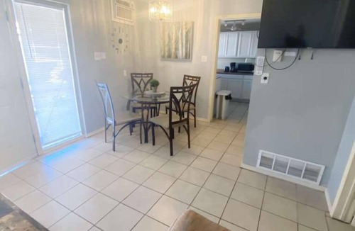 El Paso House | Entire 2-bedr Apt in El Paso with AC and WiFi